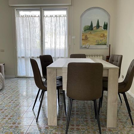 Stefano'S Guests House: 2 Bedrooms & Parking In Viareggio Exterior photo