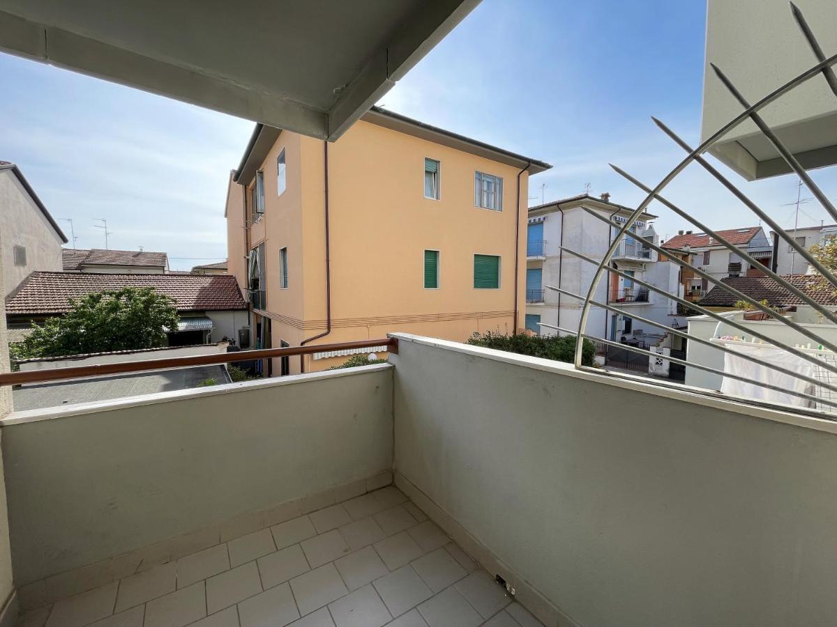 Stefano'S Guests House: 2 Bedrooms & Parking In Viareggio Exterior photo